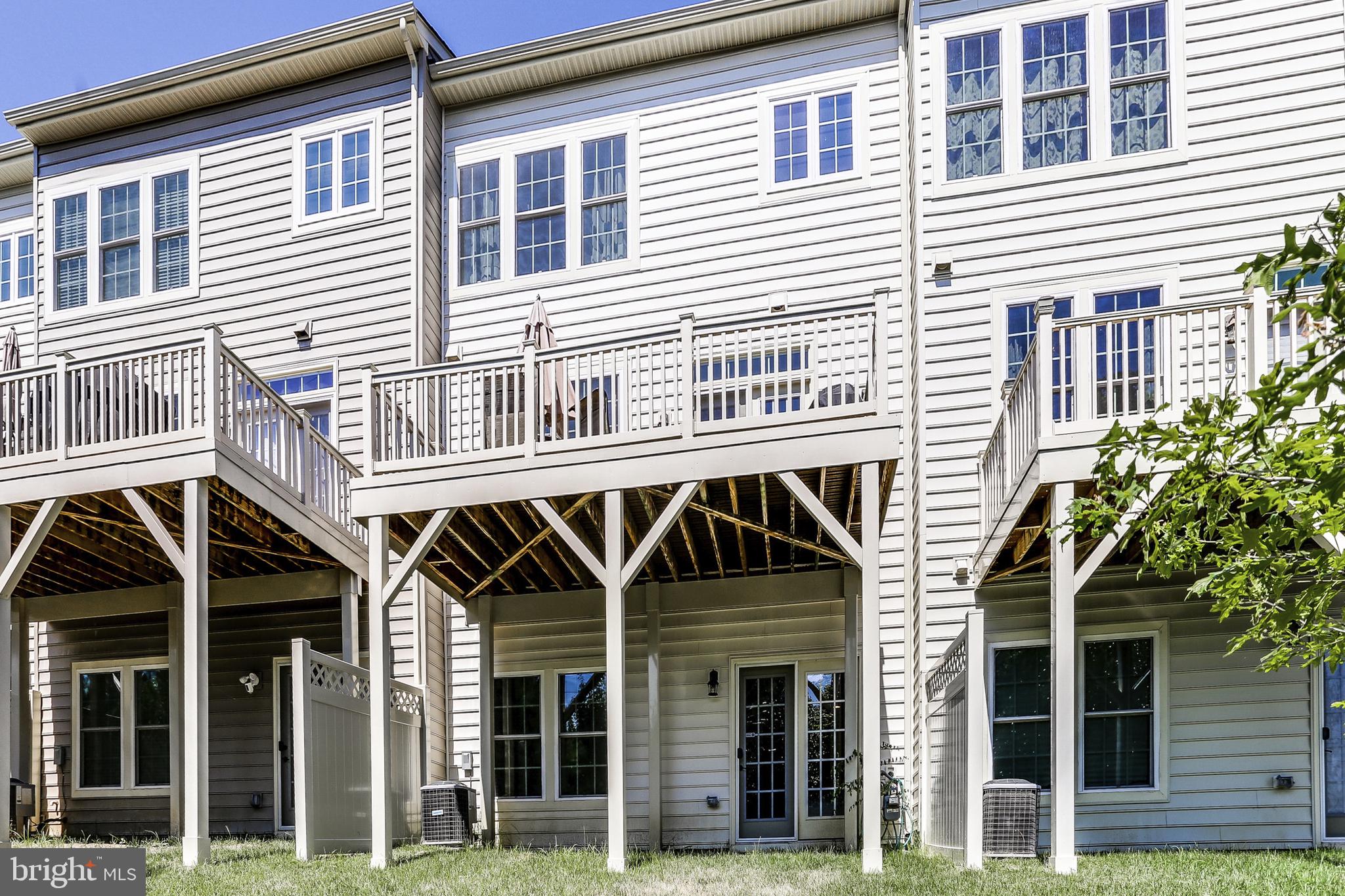 FAIRWOOD-PHASE 2-PLAT 10 - Residential Lease