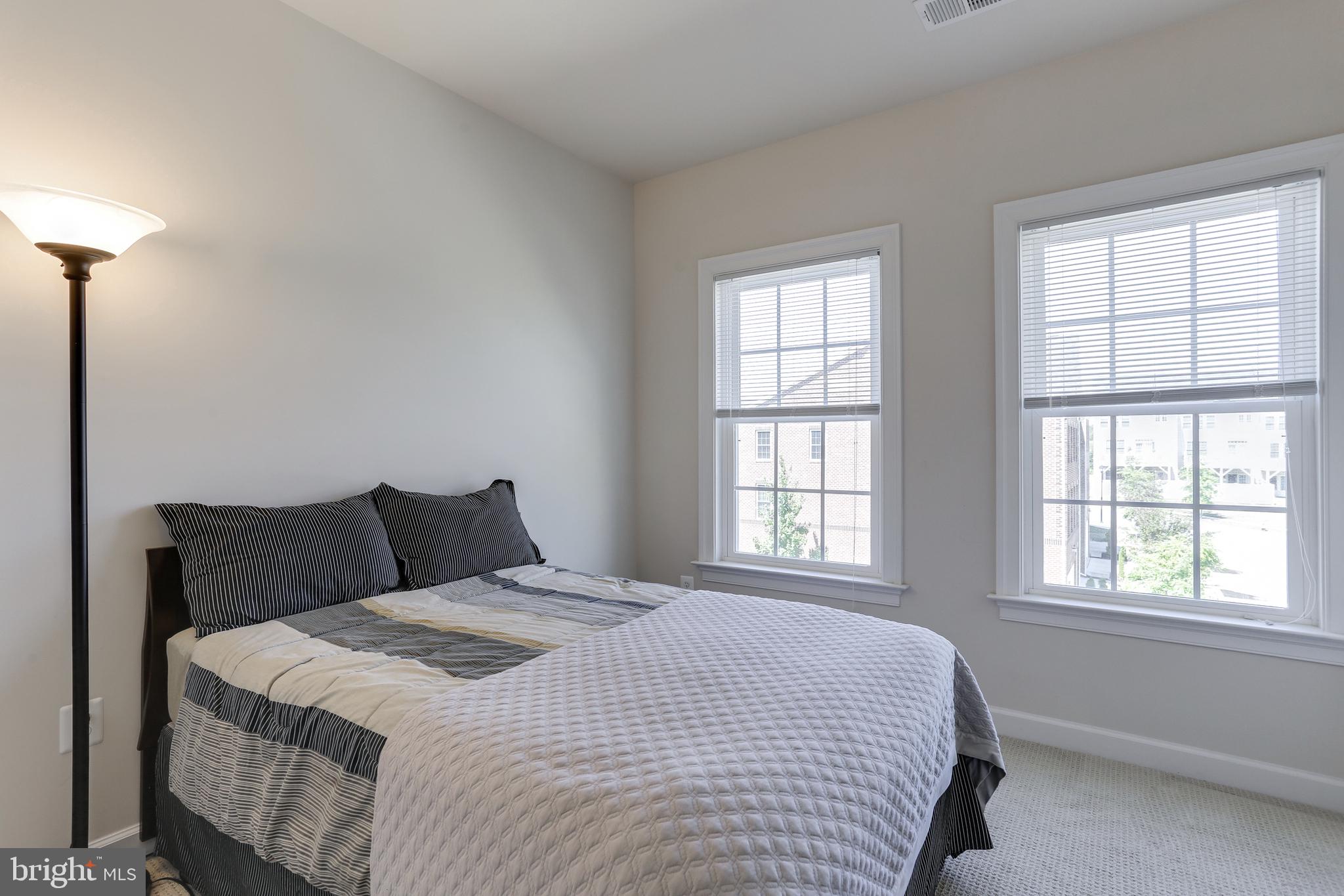 FAIRWOOD-PHASE 2-PLAT 10 - Residential Lease