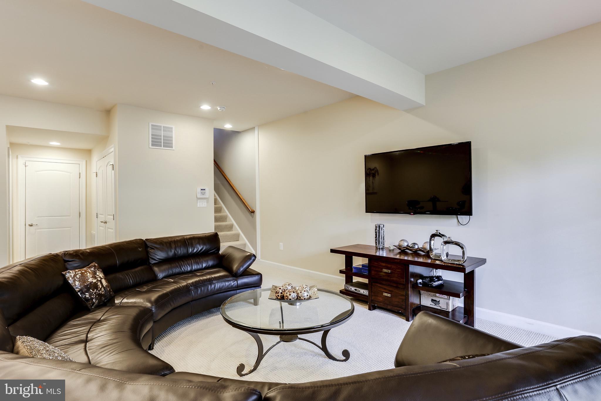 FAIRWOOD-PHASE 2-PLAT 10 - Residential Lease