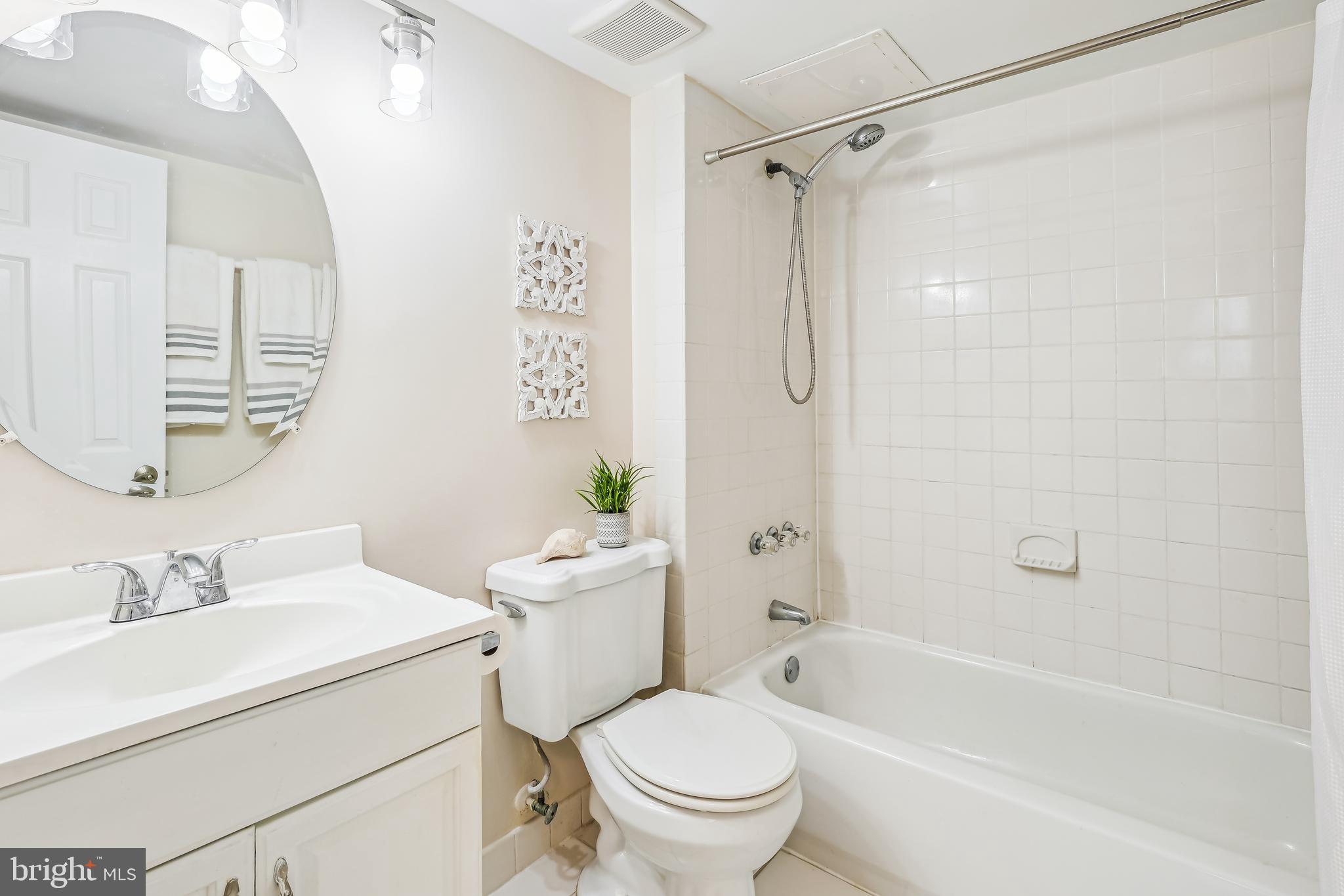 HAWTHORNE VILLAGE - Residential