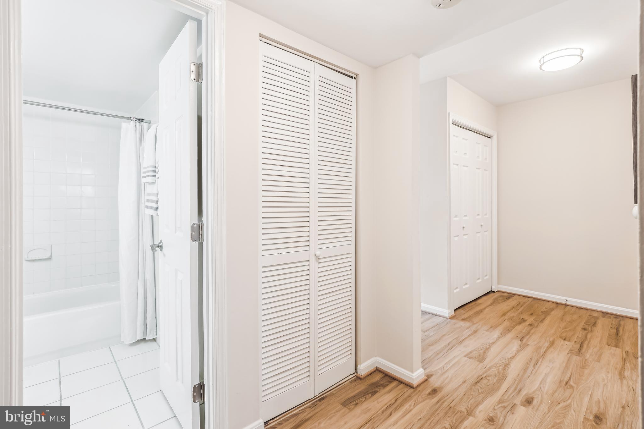 HAWTHORNE VILLAGE - Residential