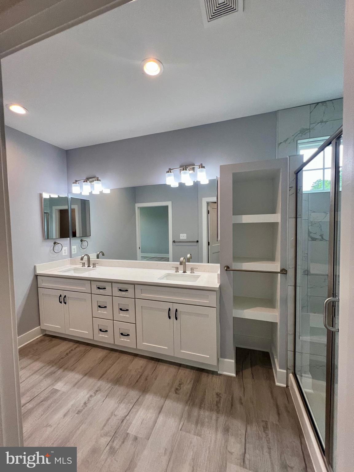 GLEBE HARBOR - Residential