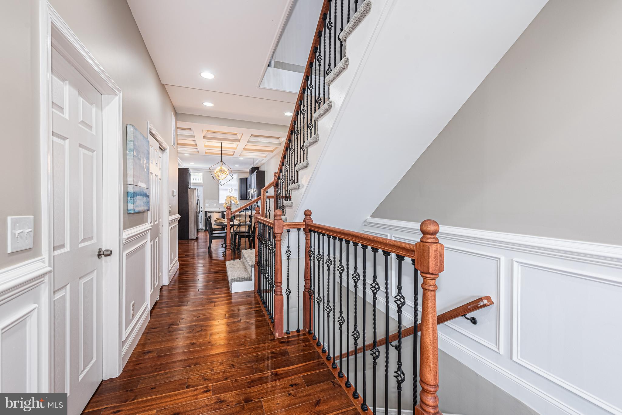 HOLLINS MARKET - Residential