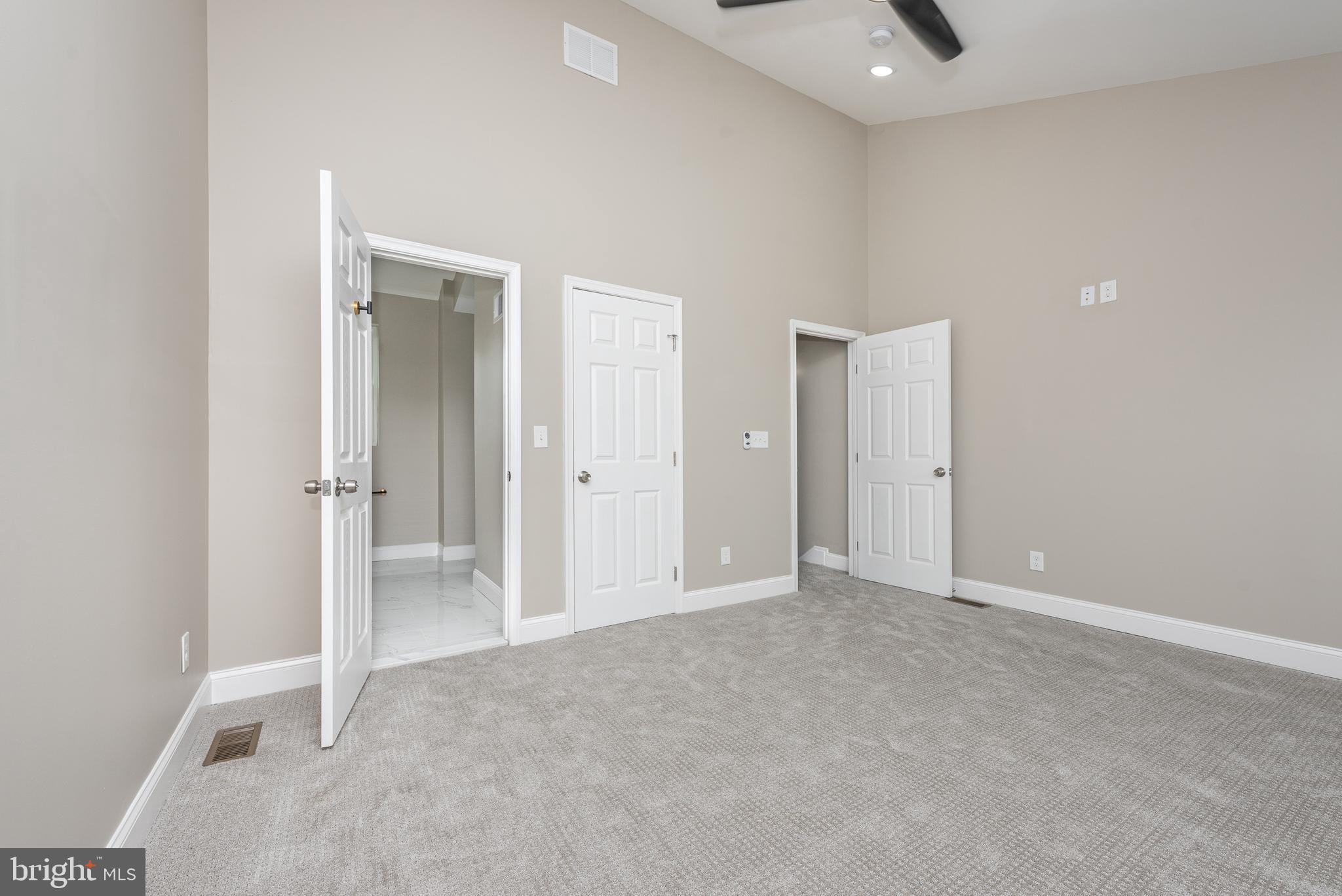 HOLLINS MARKET - Residential