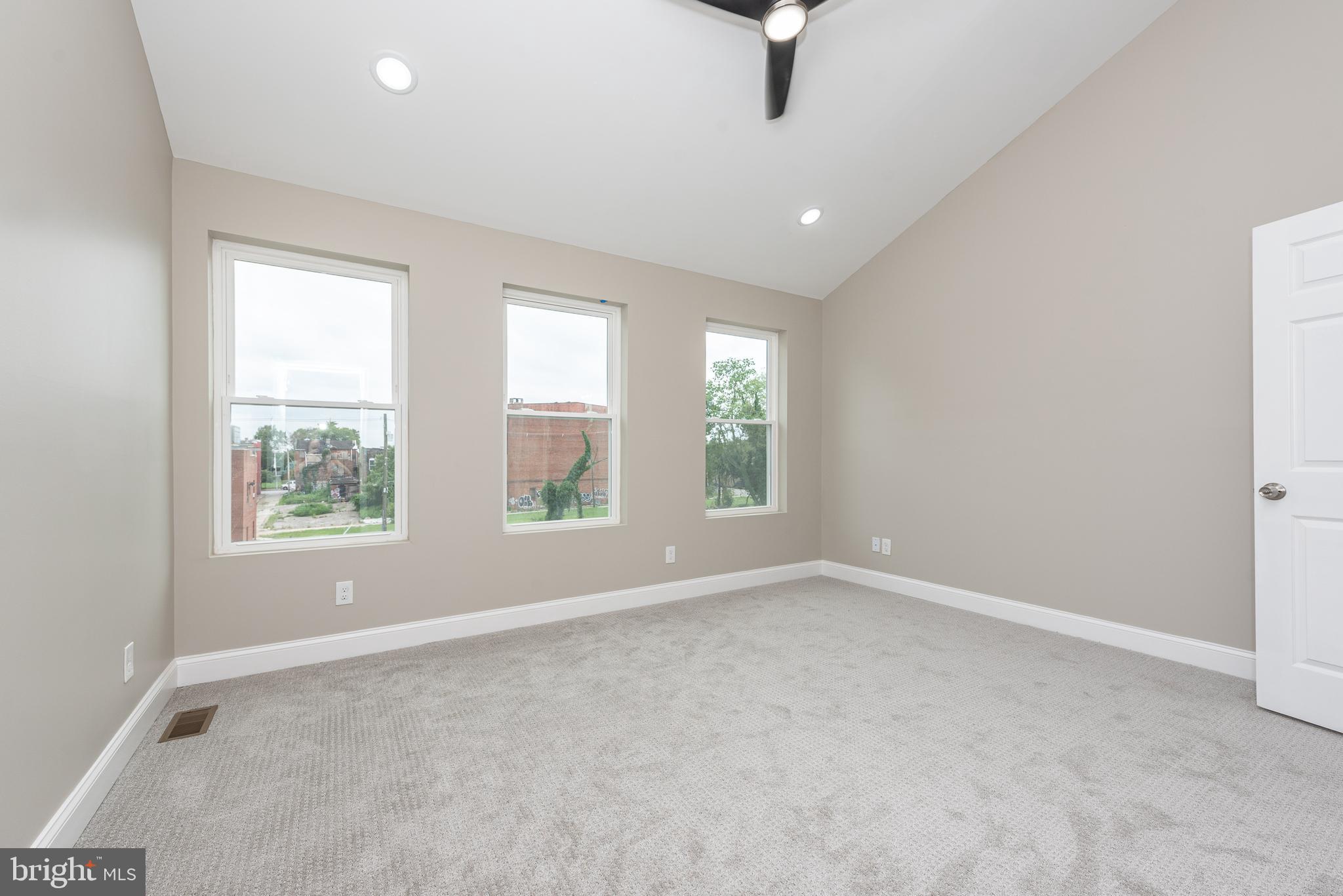 HOLLINS MARKET - Residential