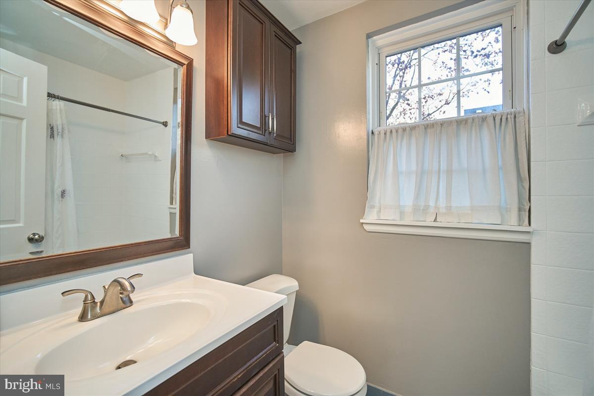 FAIRLINGTON MEADOWS - Residential Lease