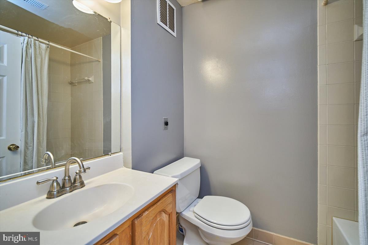 FAIRLINGTON MEADOWS - Residential Lease