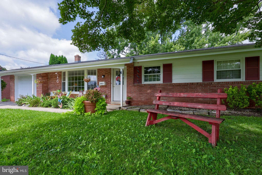 Photo of 6411 Jeanette Drive, EAST PETERSBURG, PA 17520 (MLS # PALA2094726)