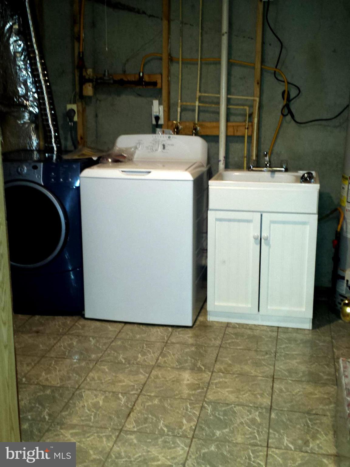 BEDFORD CROSSING - Residential Lease