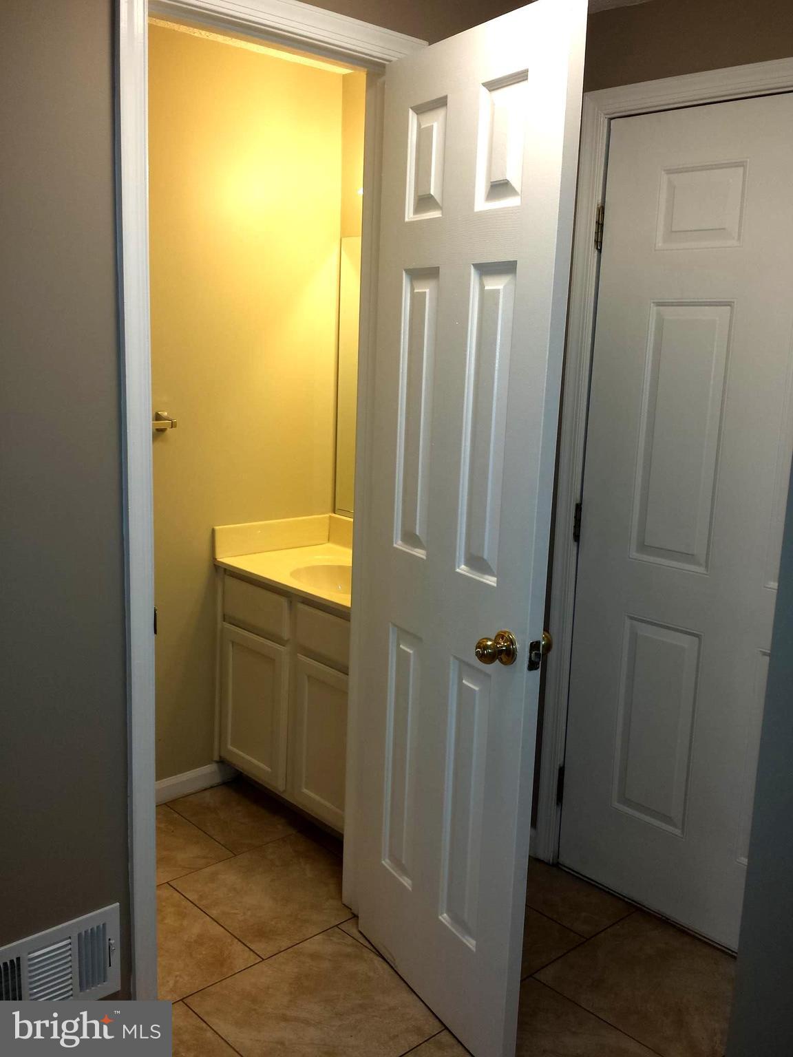 BEDFORD CROSSING - Residential Lease