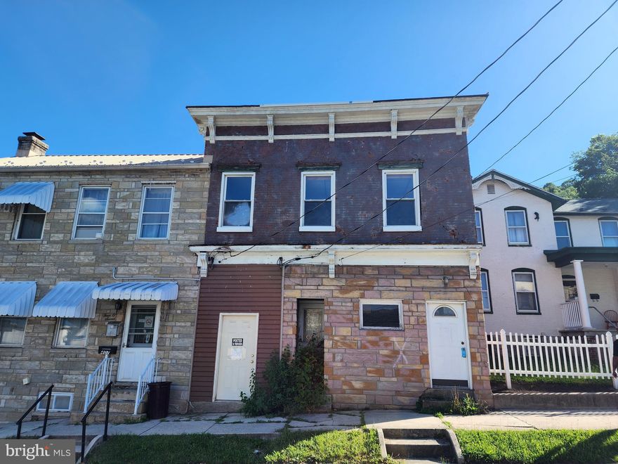 POST AUCTION: MAKE AN OFFER! Deposit: $5,000. 2 Story Townhouse located in Cumberland, MD. JUST MINUTES to the many attractions of the Downtown Cumberland area. Easy access to major traffic artery US-68 (National Freeway).