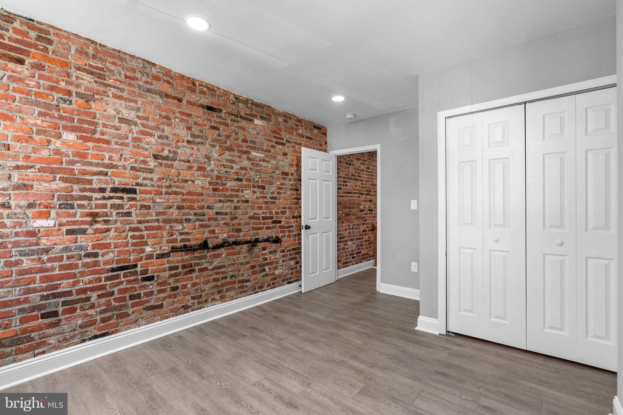 WASHINGTON VILLAGE - Residential Lease