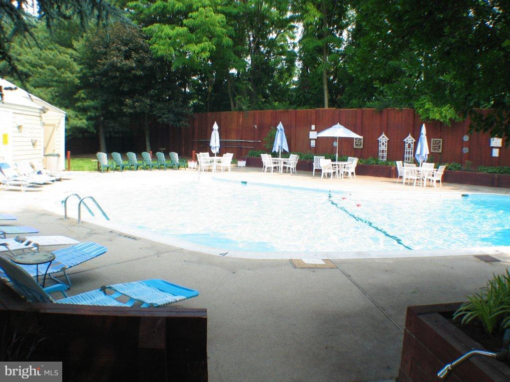 THE OAKTON - Residential