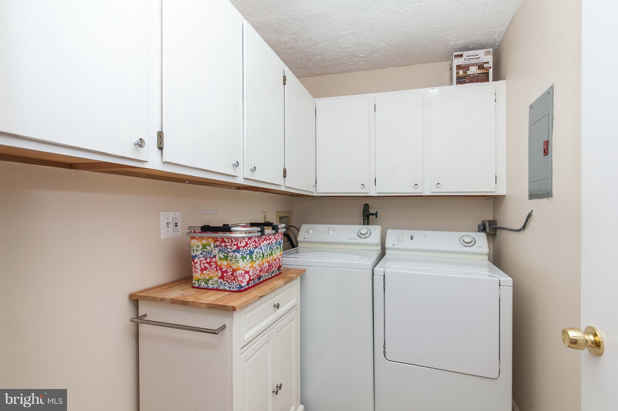 THE OAKTON - Residential