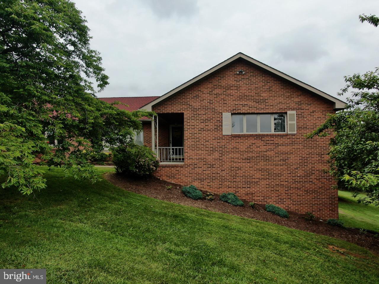 WINFIELD - Residential