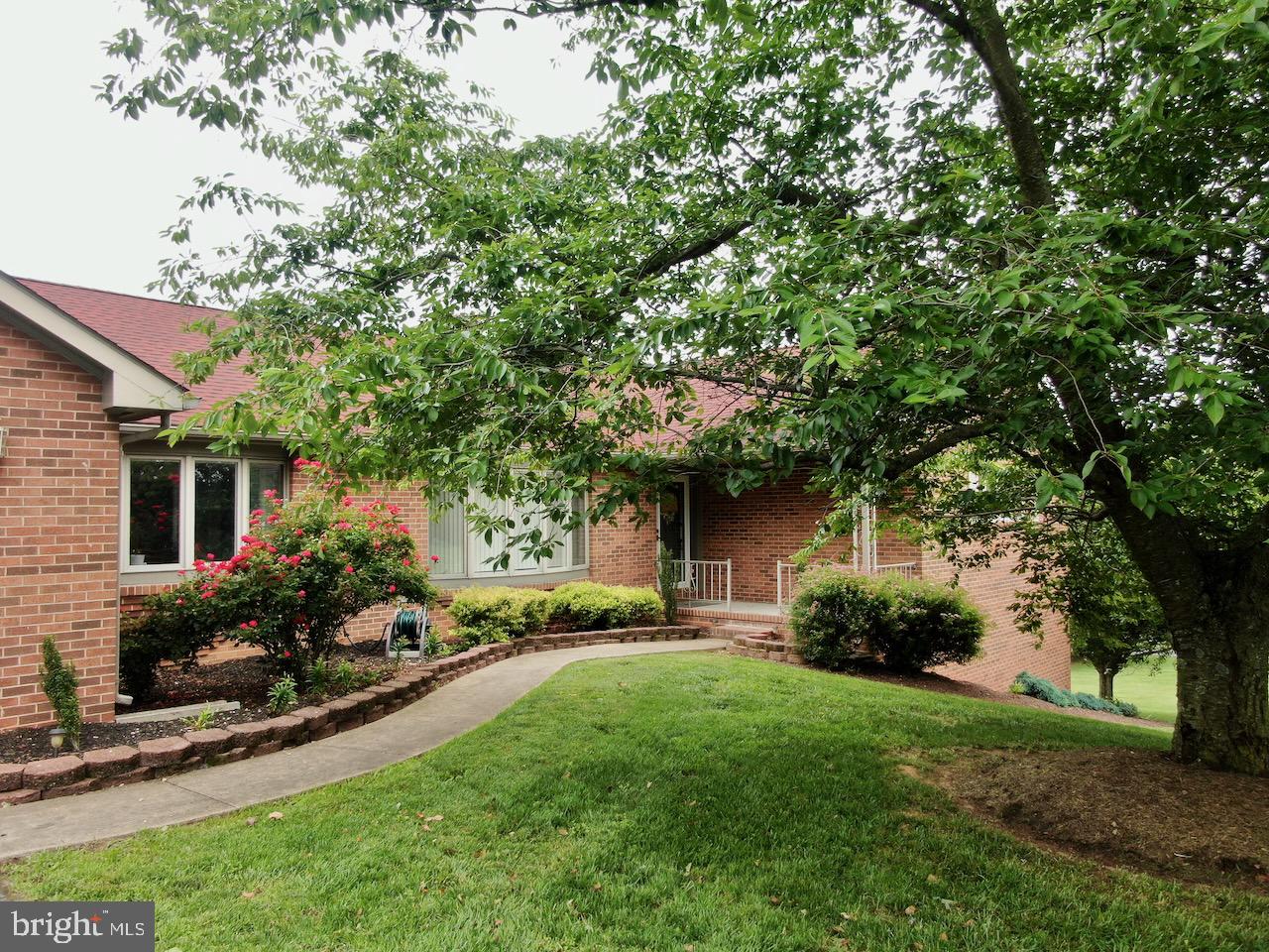 WINFIELD - Residential