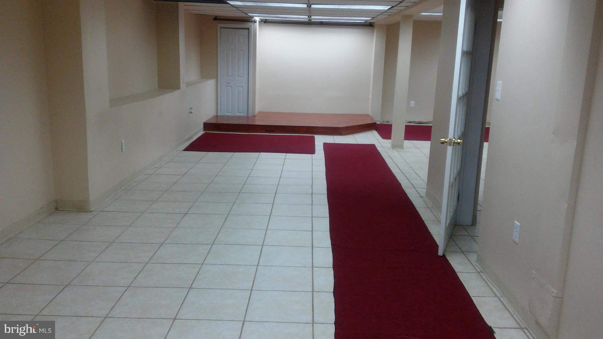 BLENHEIM - Commercial Lease