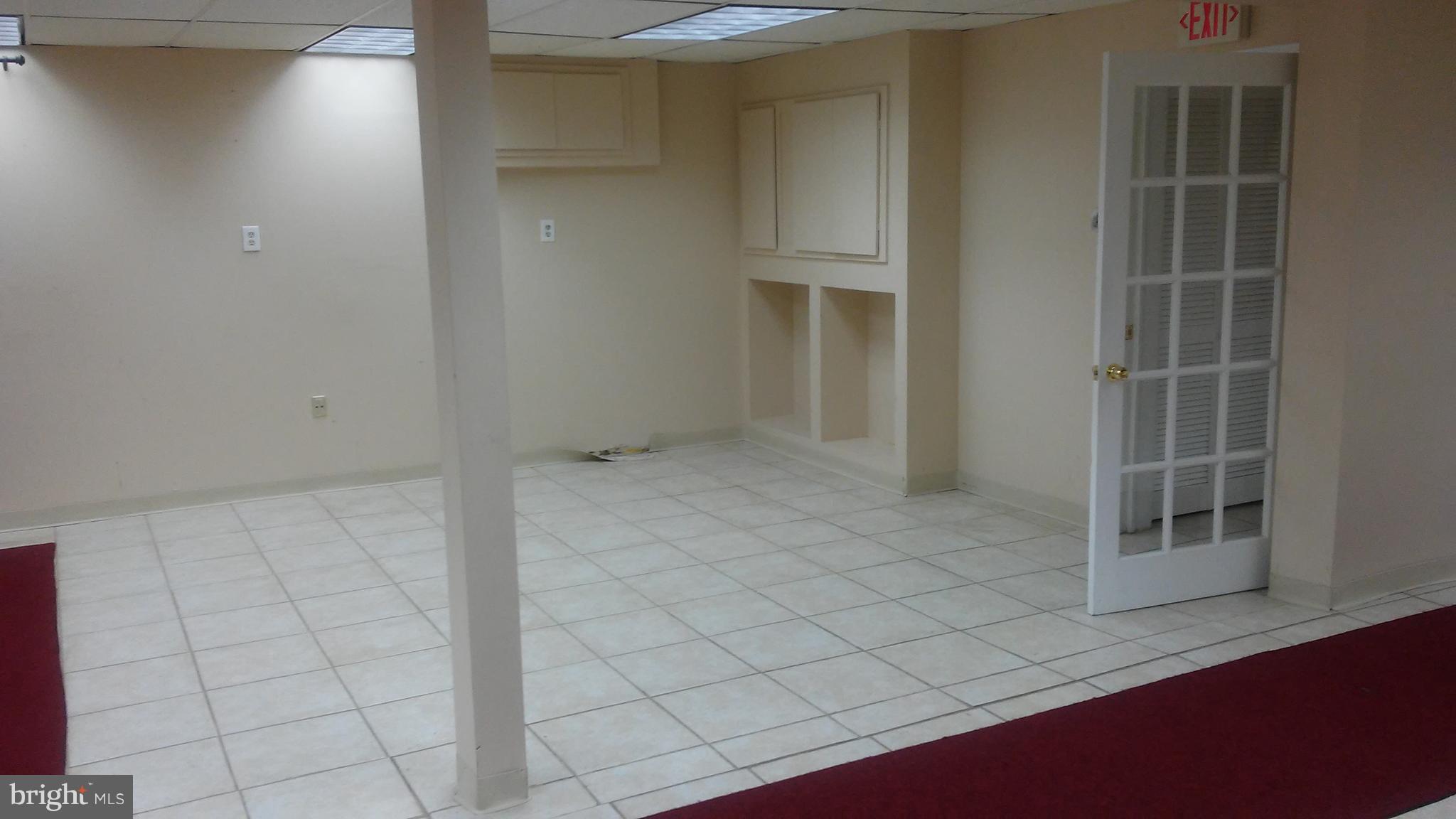 BLENHEIM - Commercial Lease