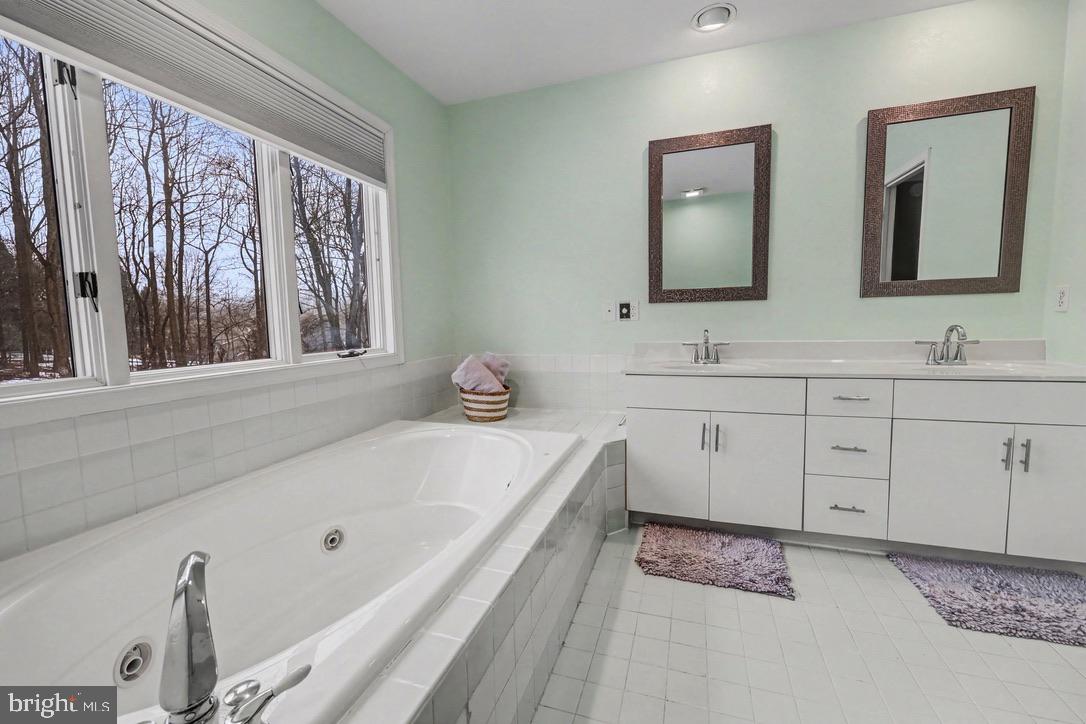 CAROL ACRES - Residential