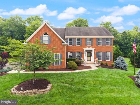 Homes For Sale - 6871 Emma Court<br/> WARRENTON, VA 20187
