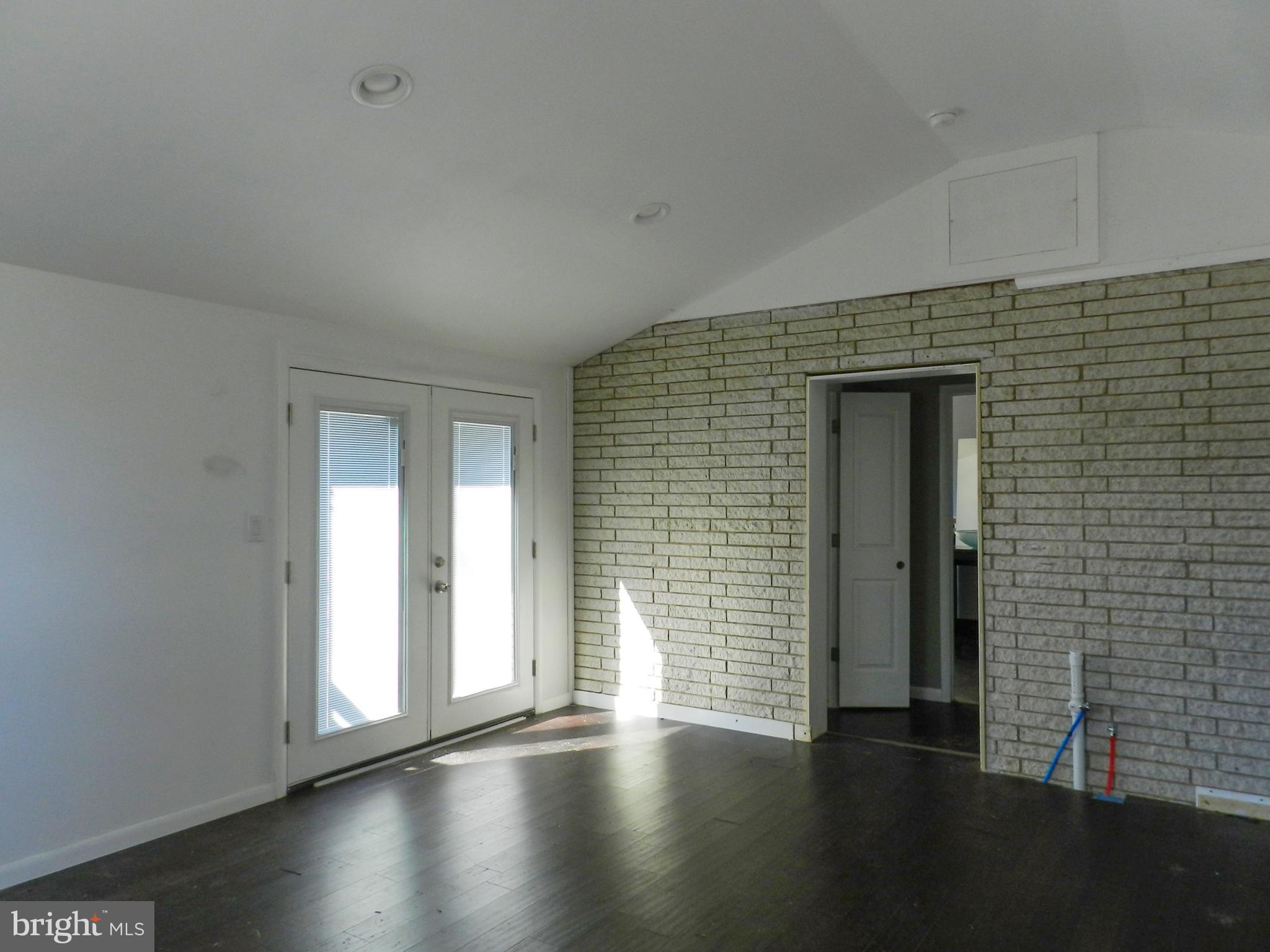 MAPLE SPRINGS ACRES - Residential