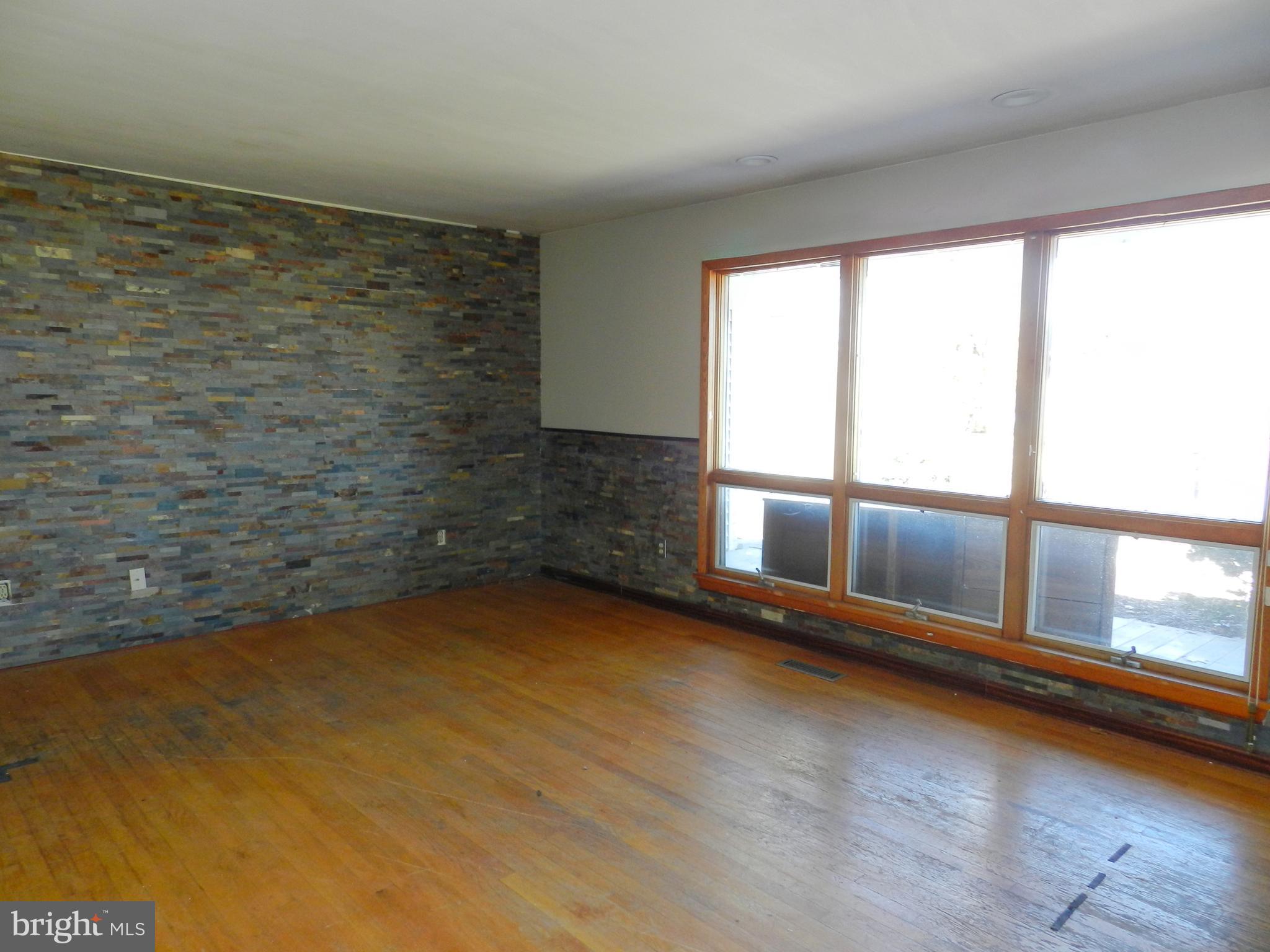 MAPLE SPRINGS ACRES - Residential