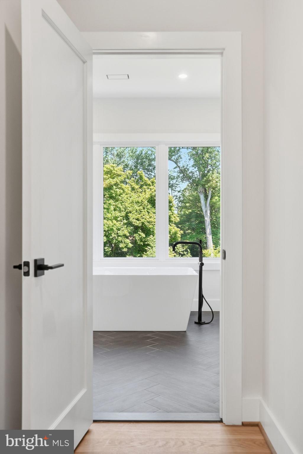 WESTHAMPTON - Residential
