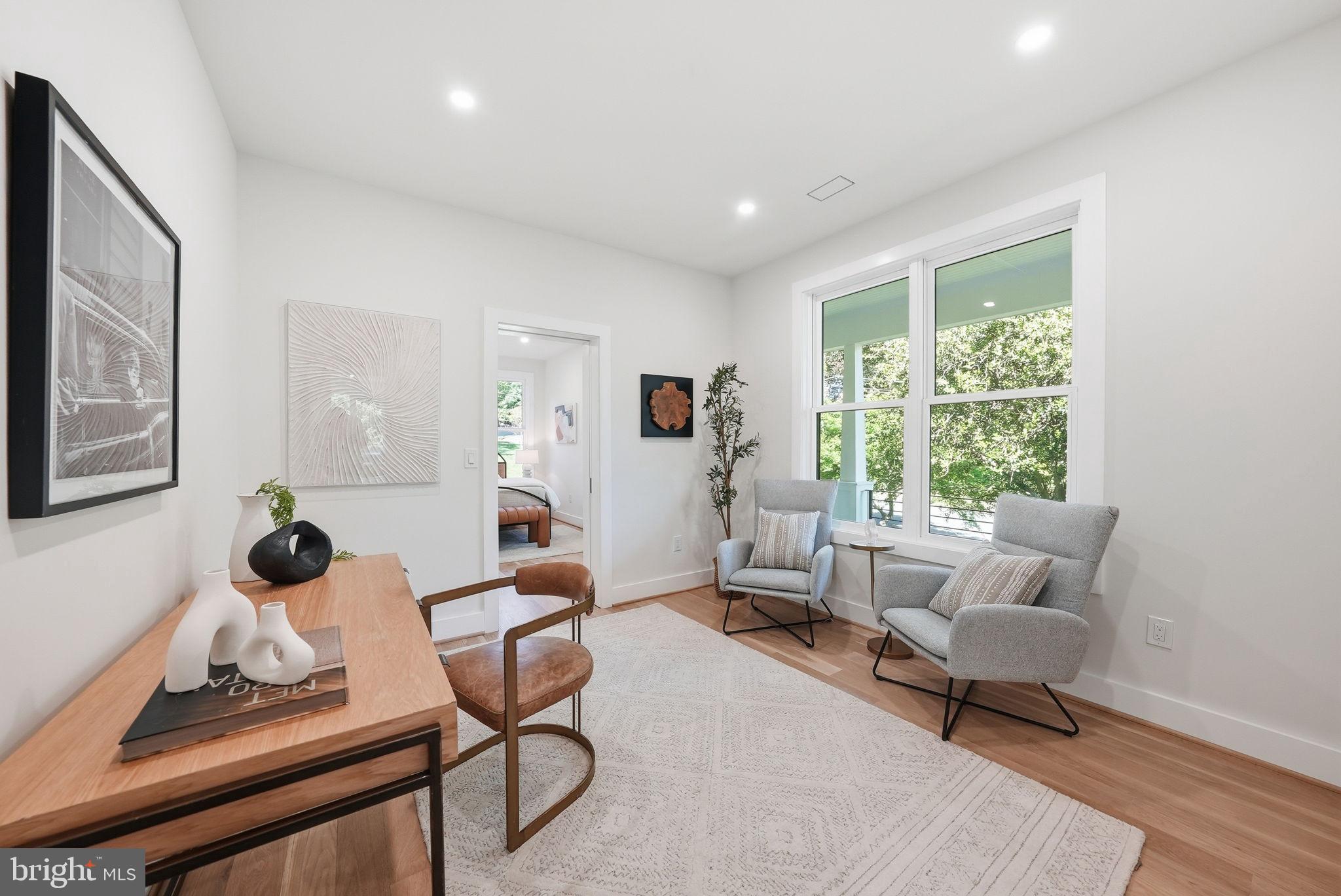 WESTHAMPTON - Residential