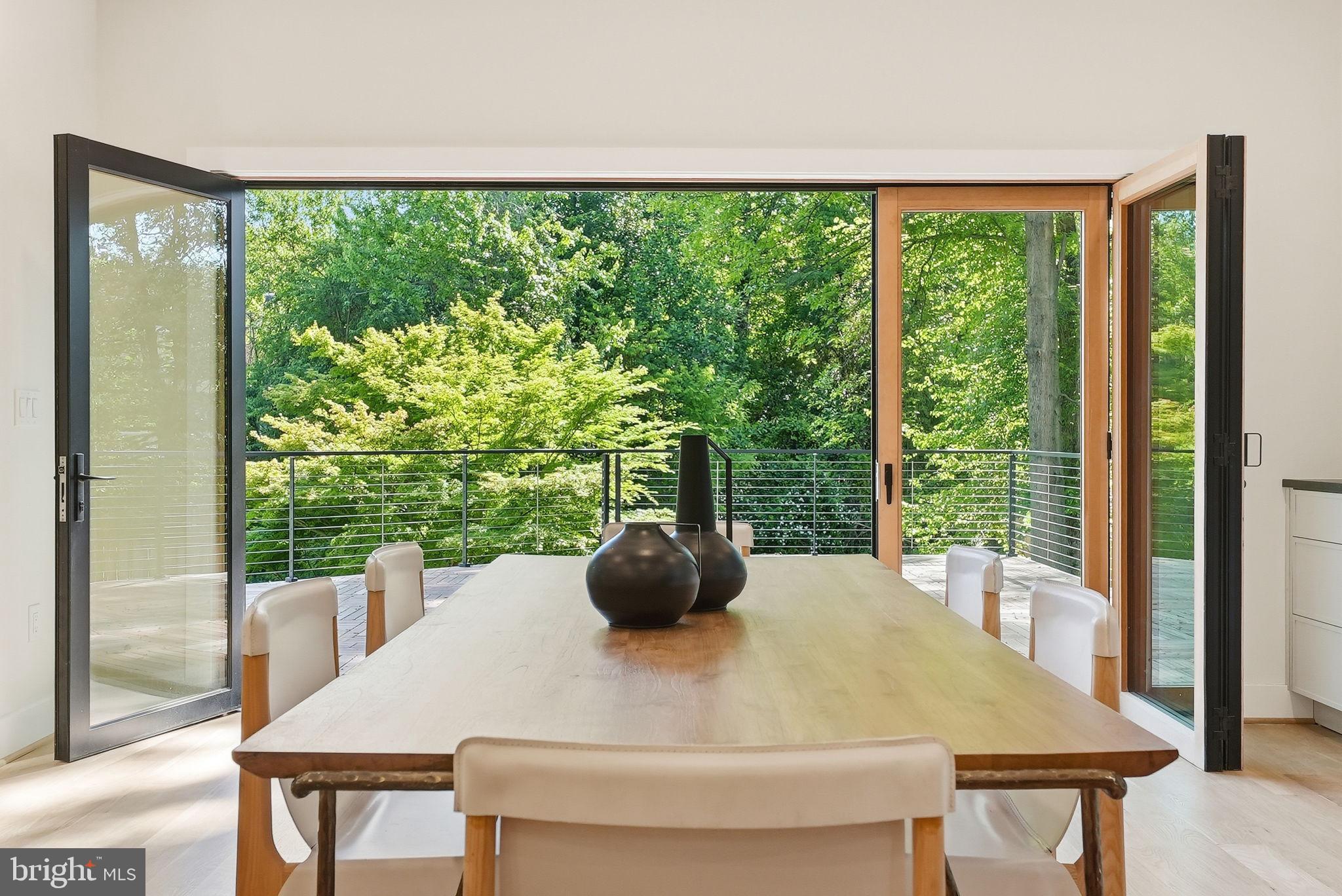 WESTHAMPTON - Residential