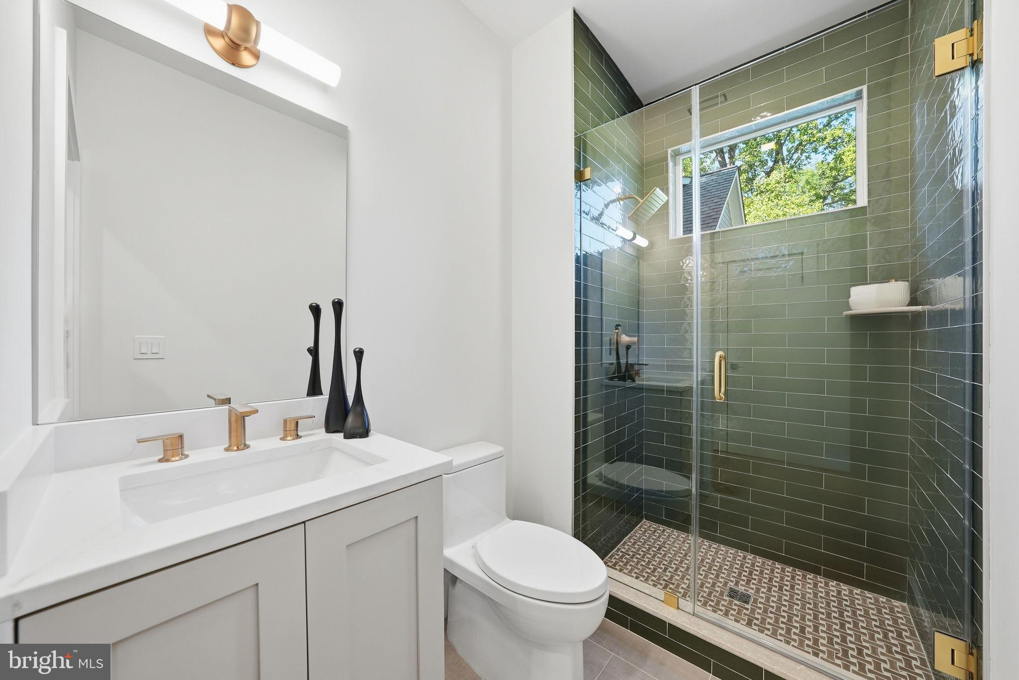 WESTHAMPTON - Residential