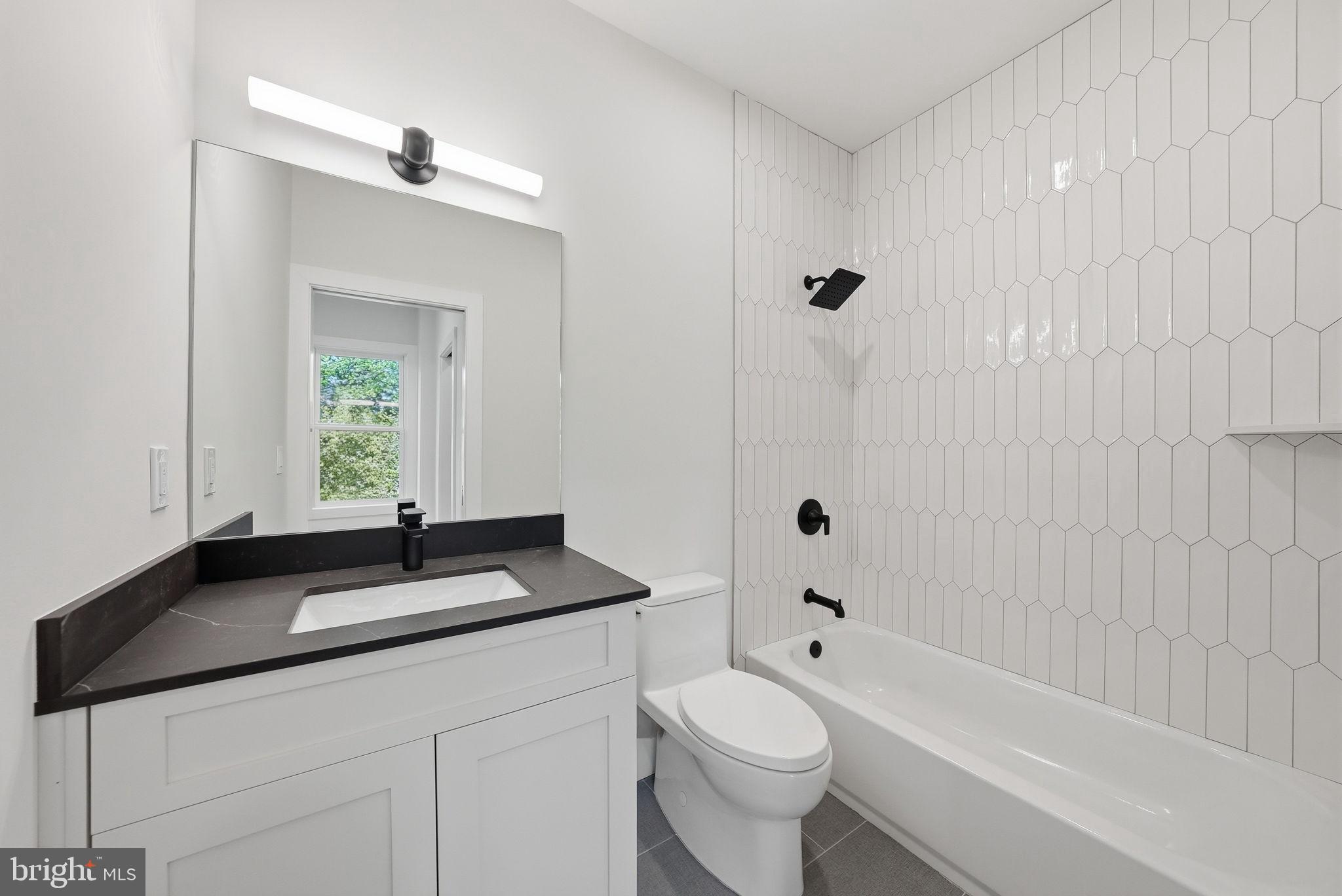 WESTHAMPTON - Residential