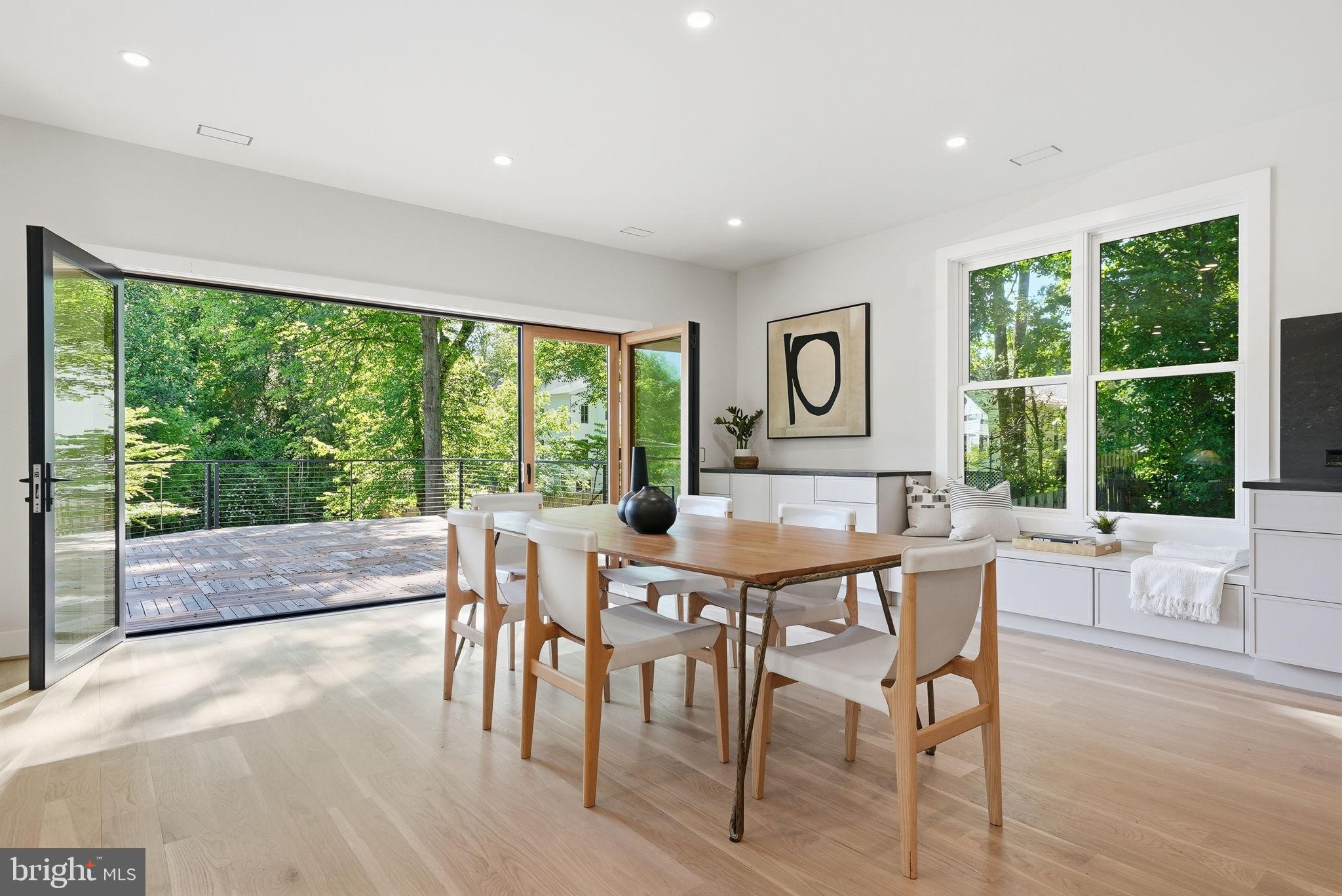 WESTHAMPTON - Residential
