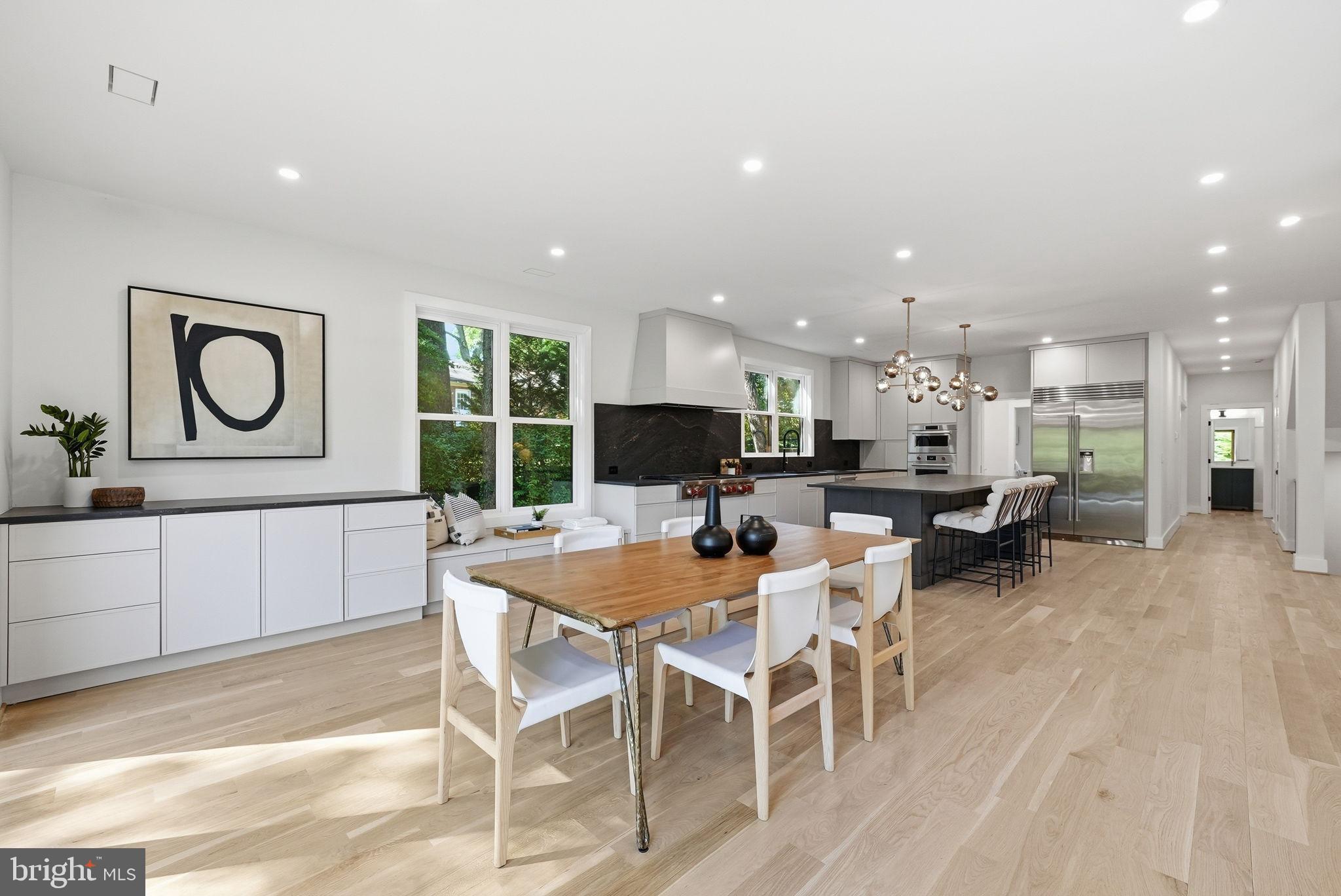 WESTHAMPTON - Residential