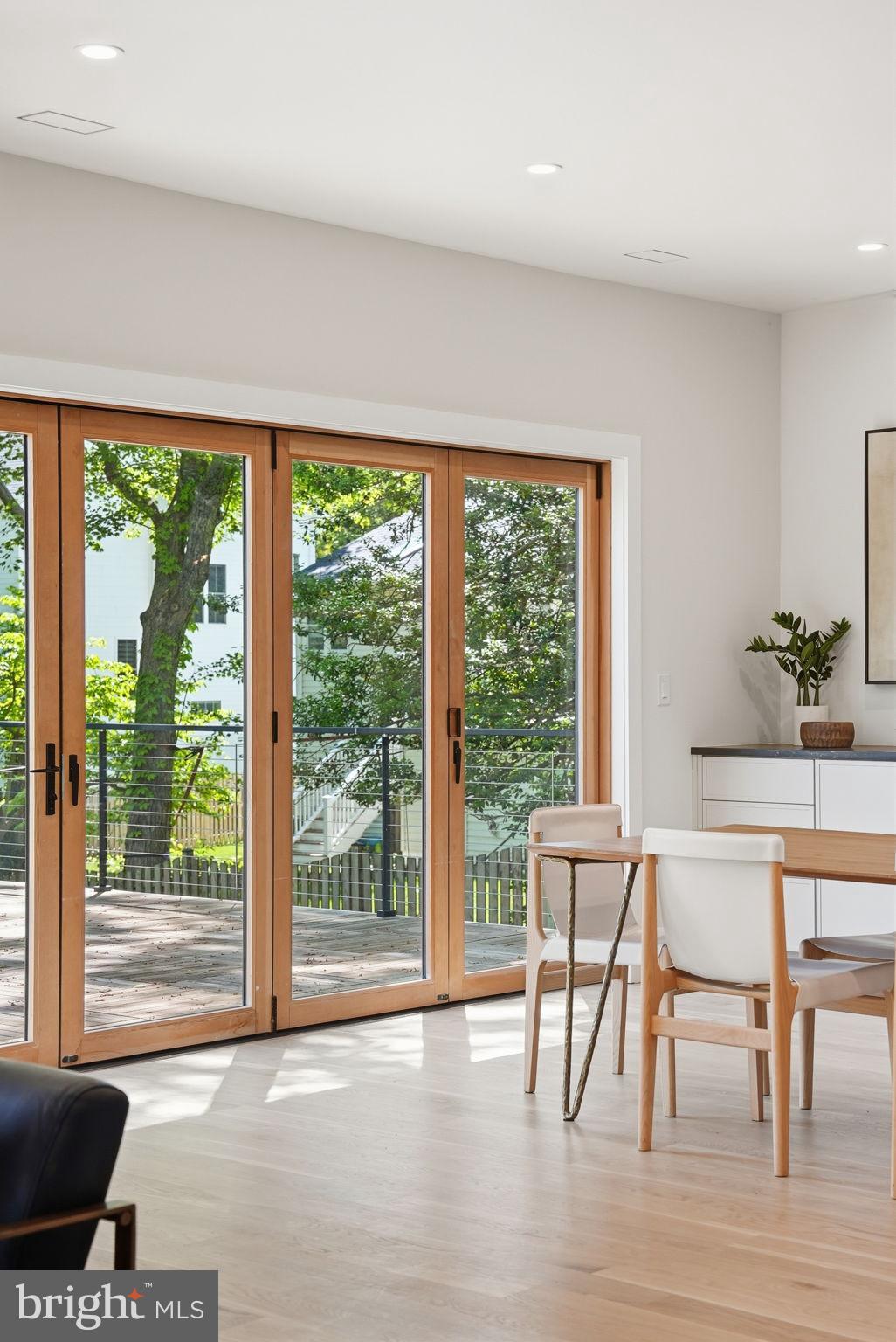 WESTHAMPTON - Residential