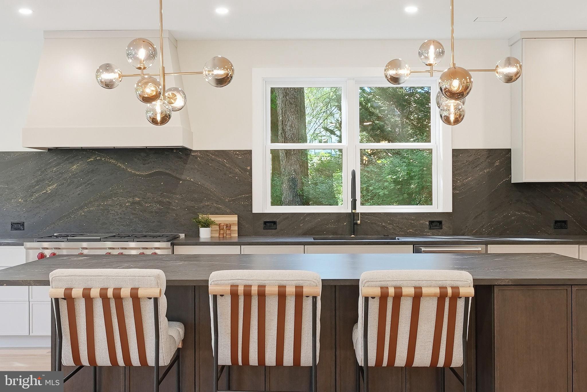 WESTHAMPTON - Residential