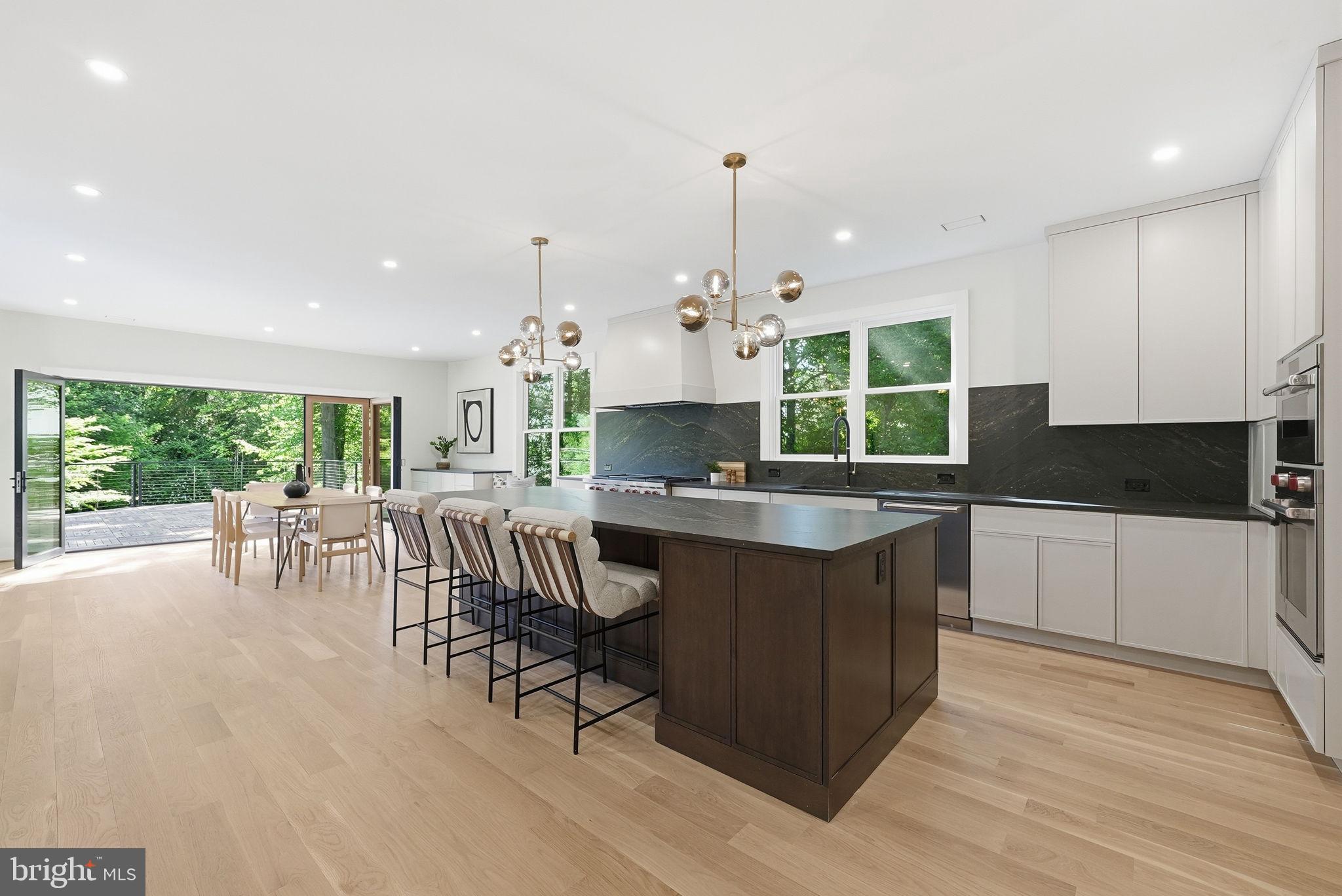 WESTHAMPTON - Residential