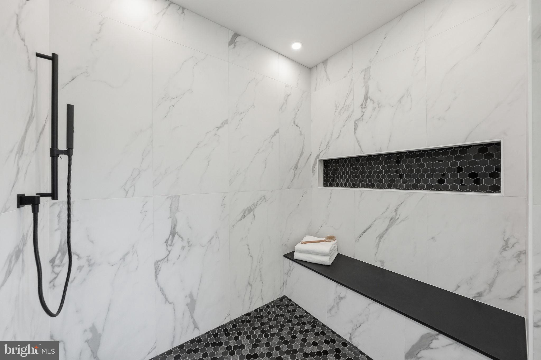 WESTHAMPTON - Residential