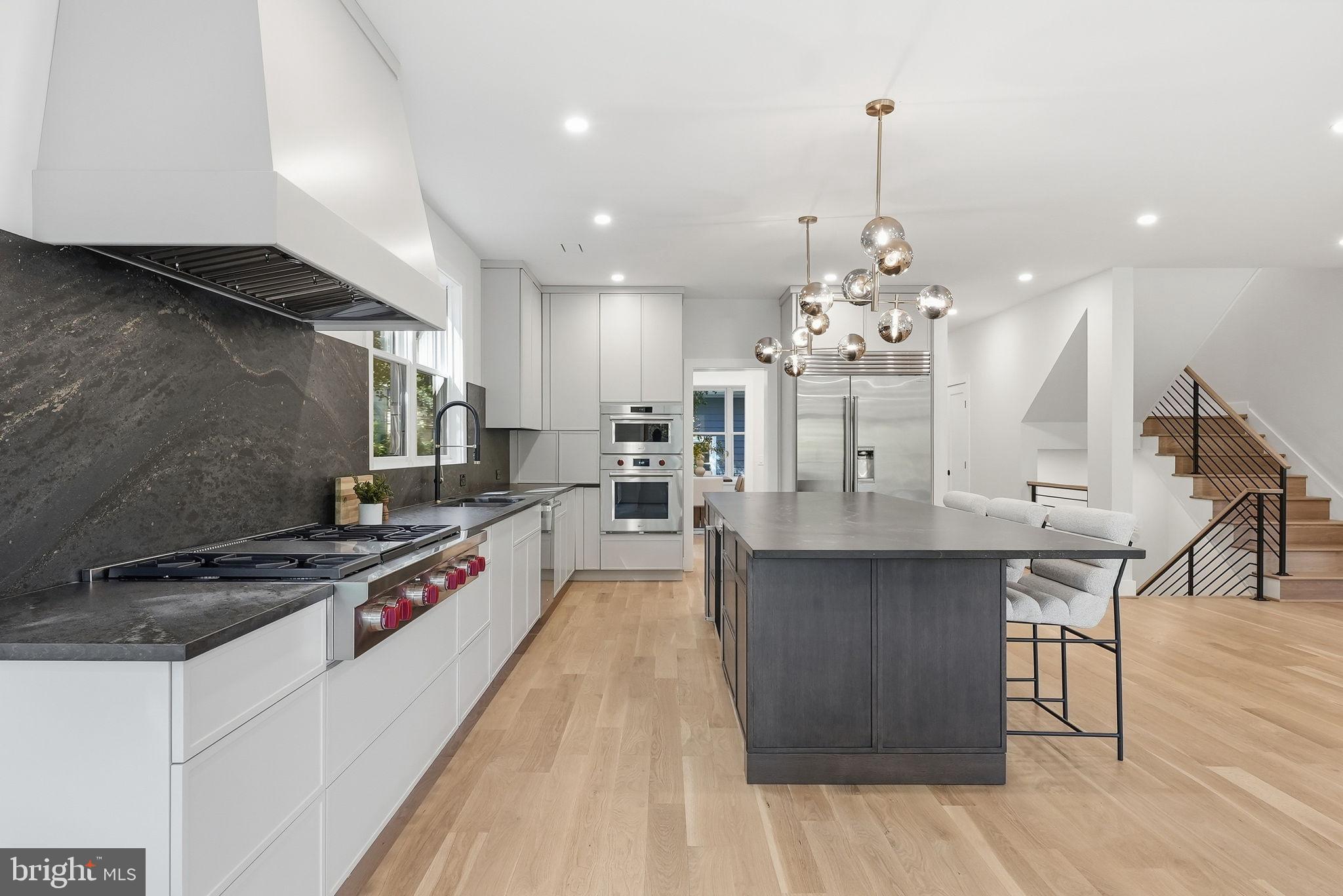 WESTHAMPTON - Residential