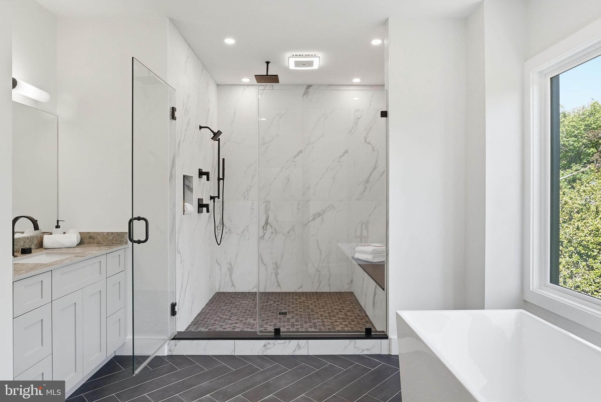 WESTHAMPTON - Residential