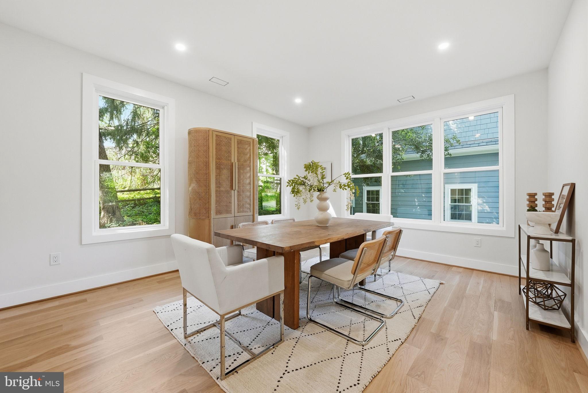 WESTHAMPTON - Residential