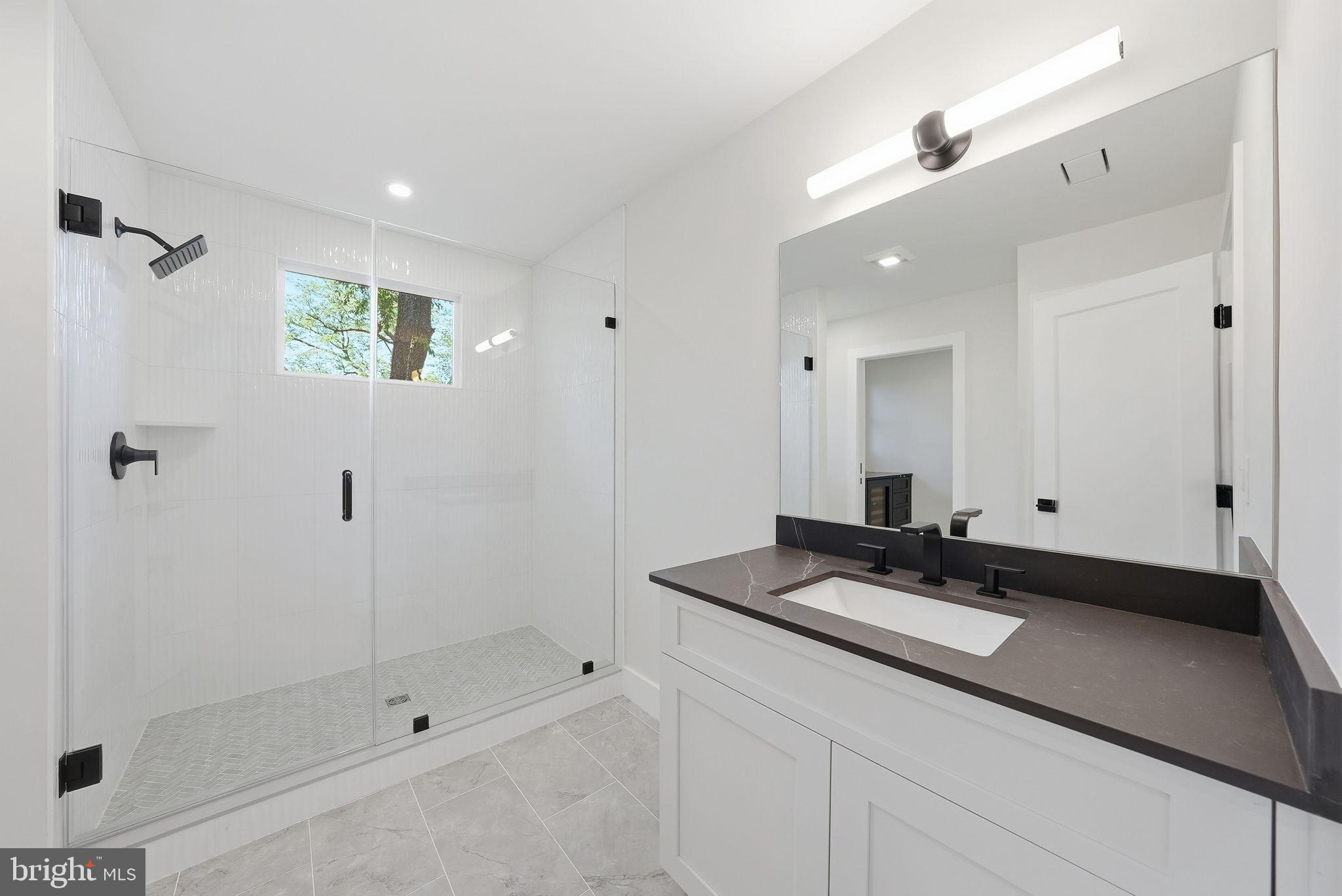 WESTHAMPTON - Residential