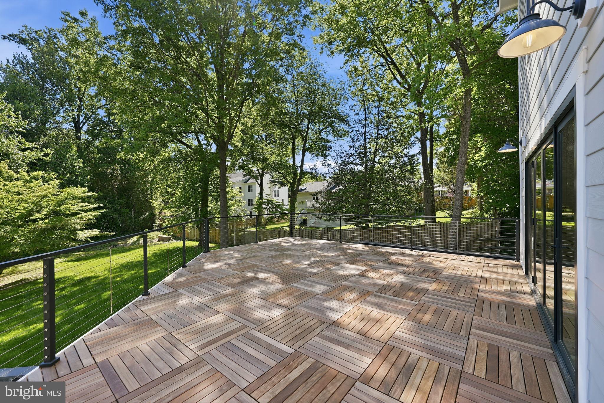 WESTHAMPTON - Residential