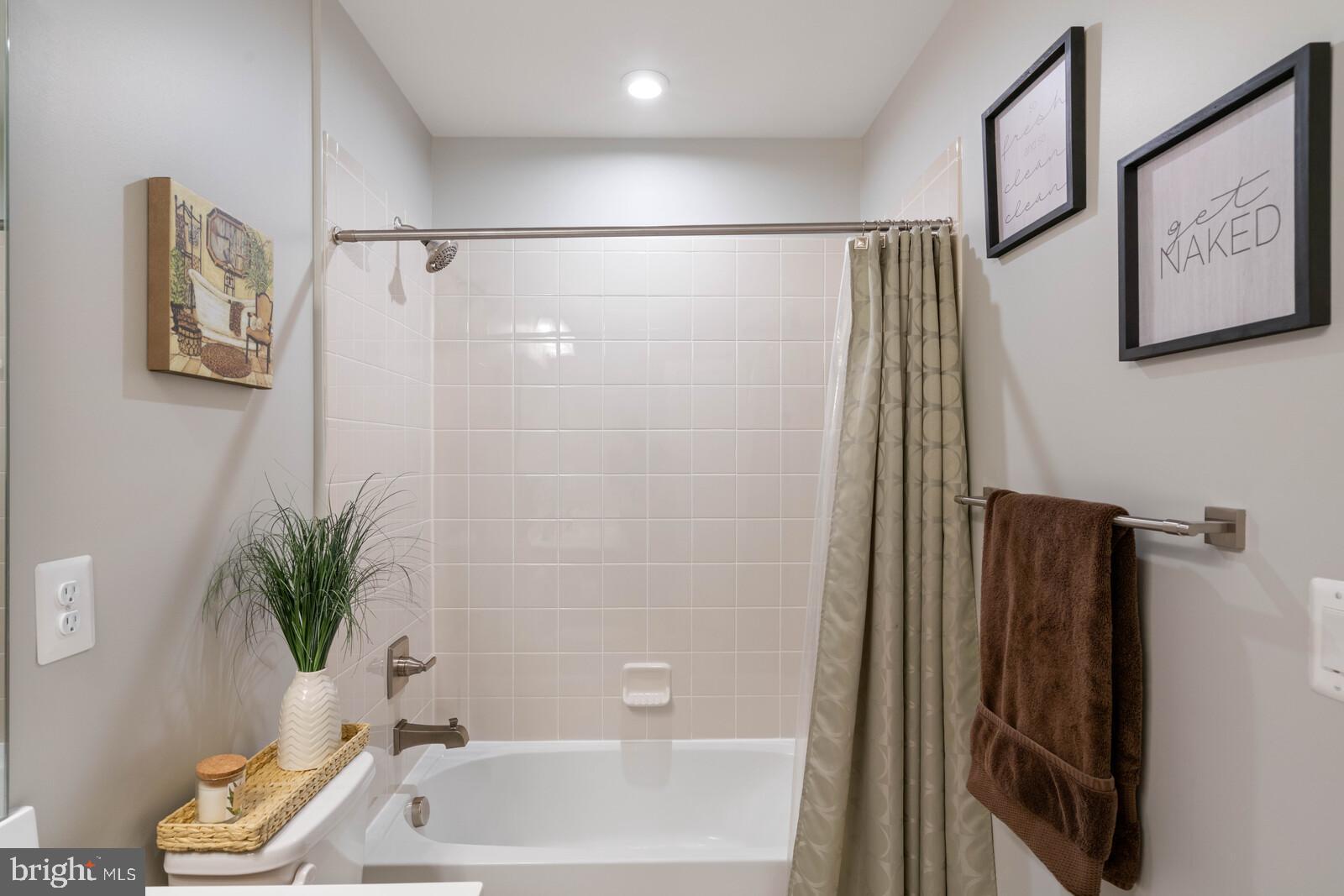 POTOMAC SHORES - Residential