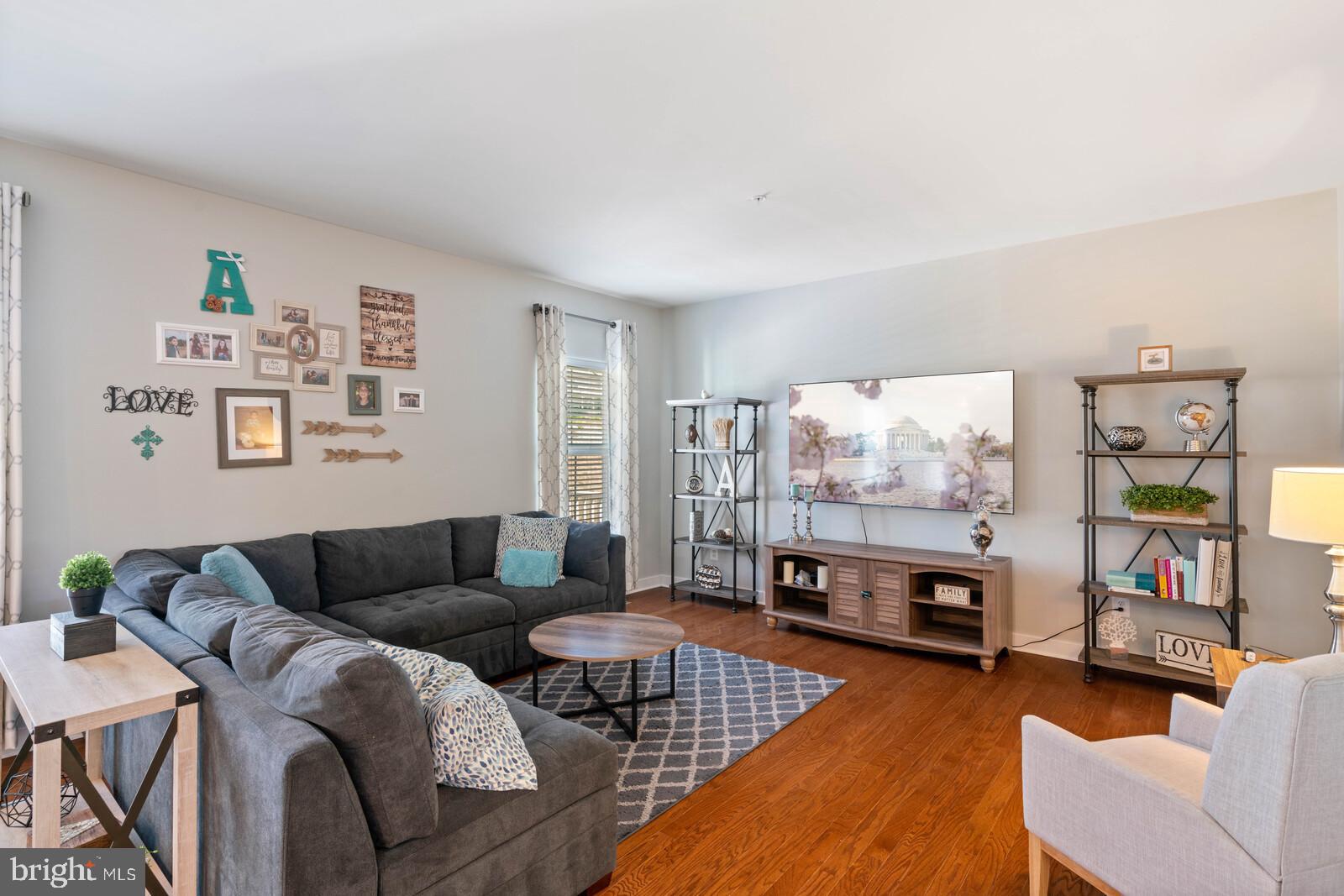 POTOMAC SHORES - Residential