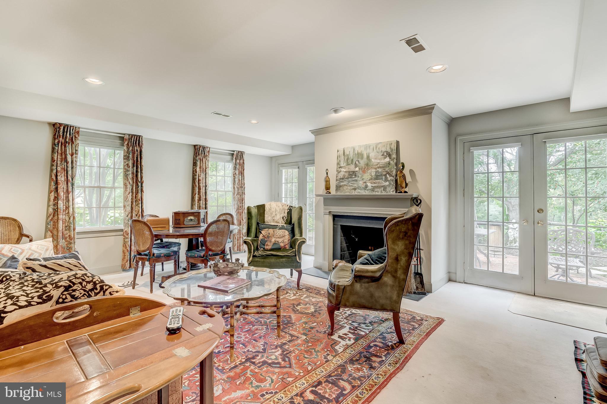 LUTHERVILLE - Residential