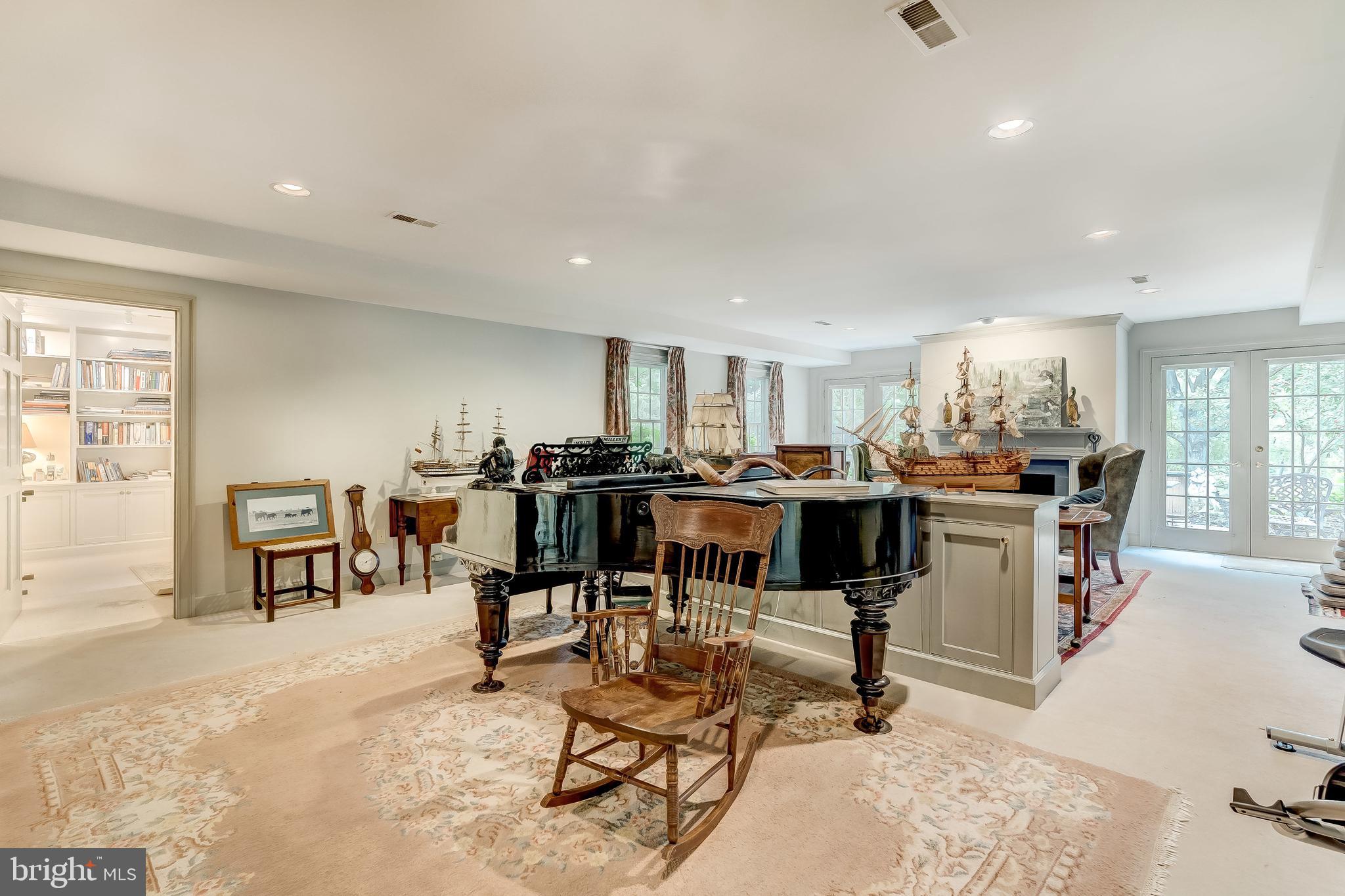 LUTHERVILLE - Residential