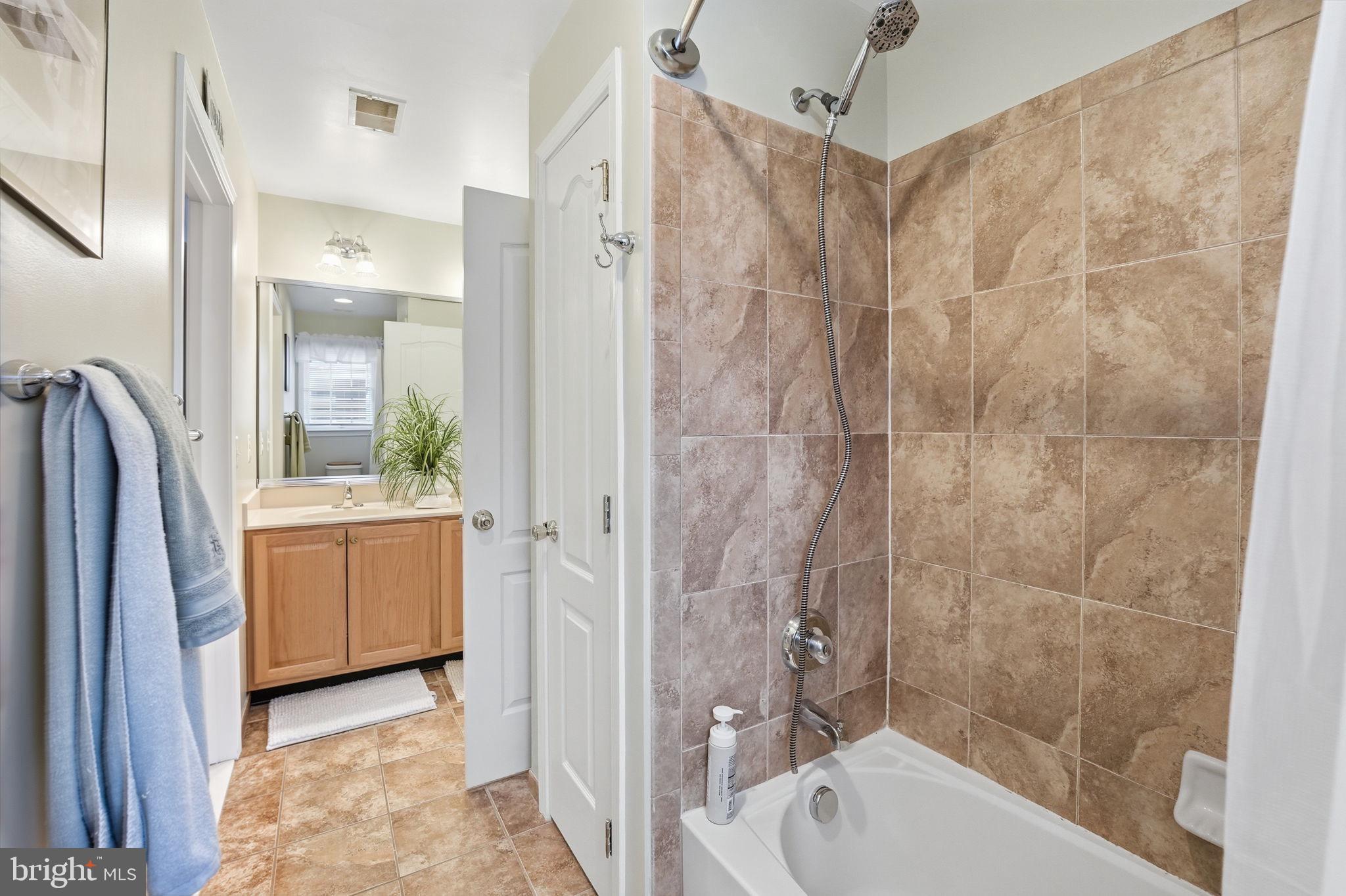 DOMINION VALLEY COUNTRY CLUB - Residential