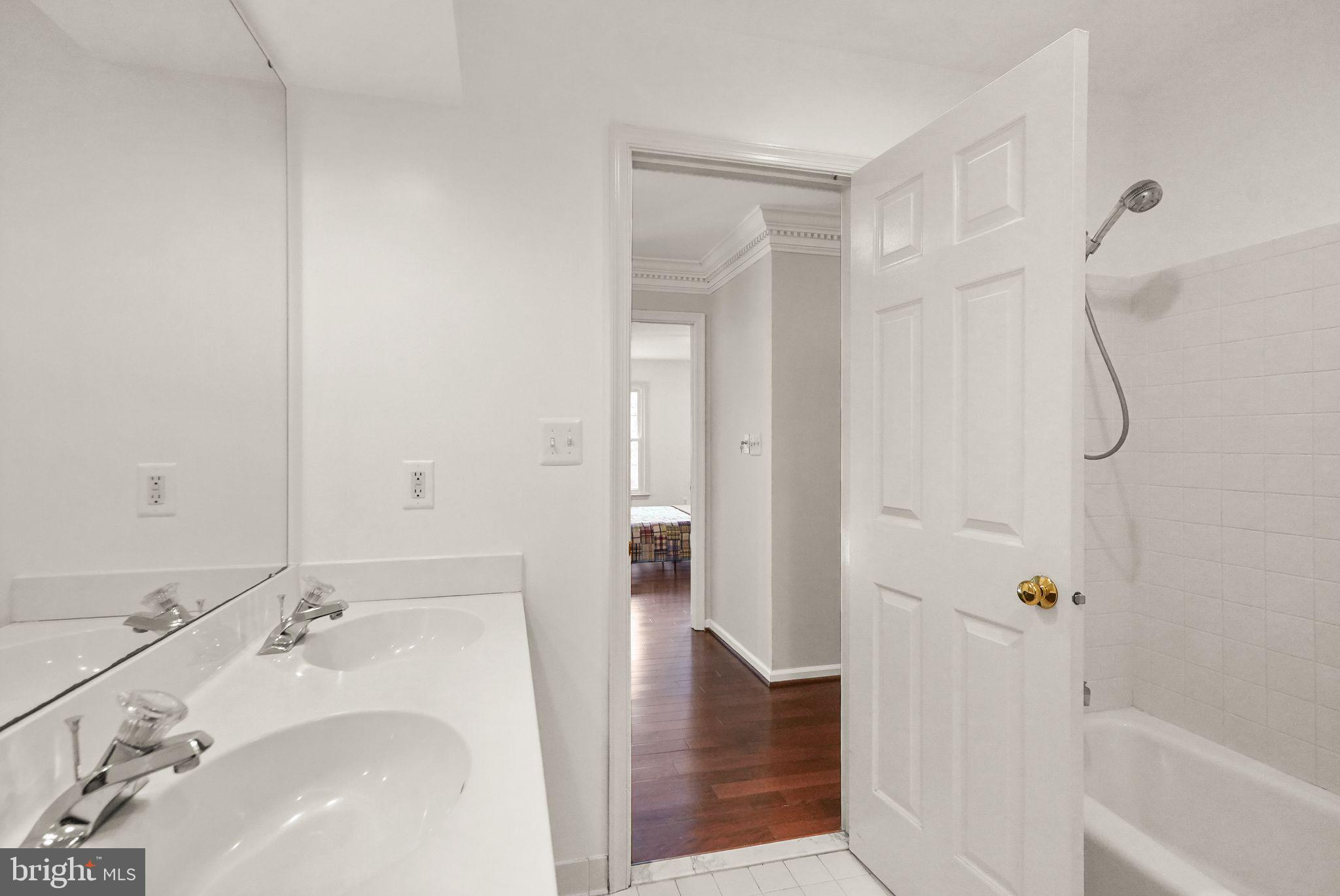 POPES HEAD ESTATES - Residential