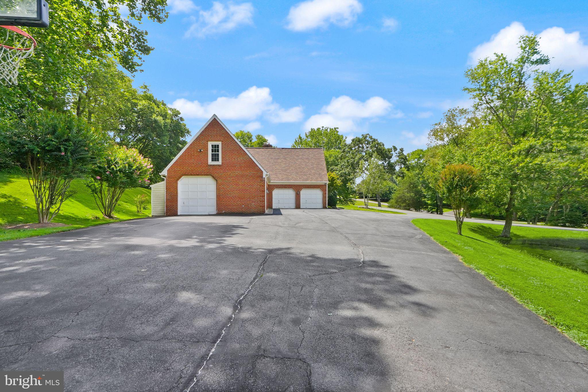 POPES HEAD ESTATES - Residential