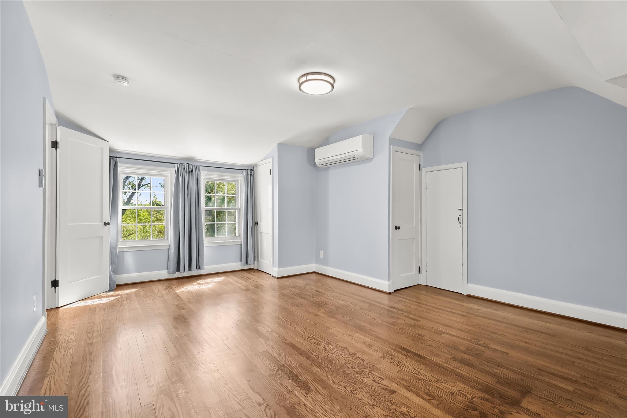 WINDSOR MILL - Residential